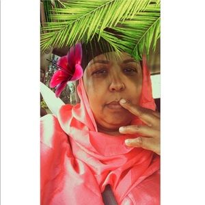 Meet your Posher, Aesha